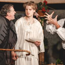 A vén bakancsos és a fia a huszár